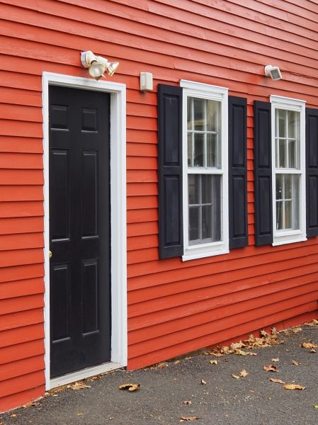 Red Vinyl Siding Installation in Mill Valley