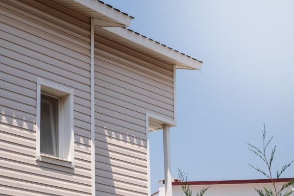 Cost of Vinyl Siding Hole Repair in Mill Valley