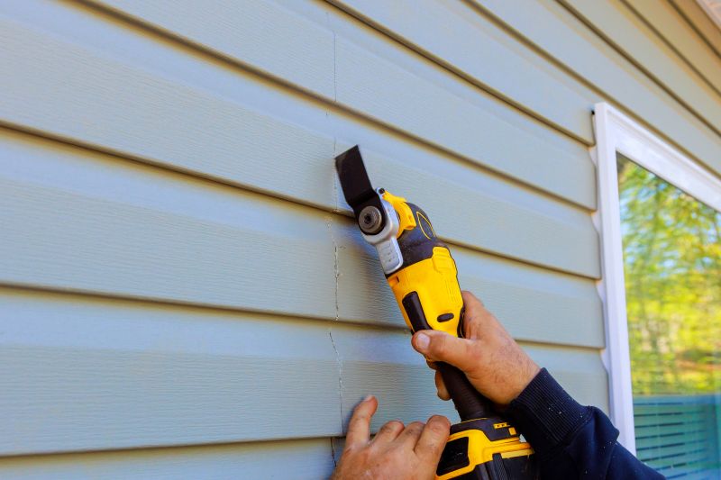 Vinyl Siding Caulk Repair